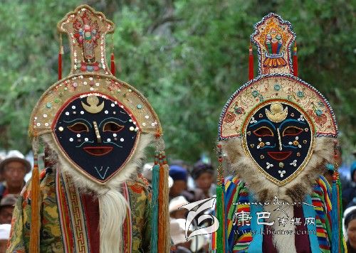 藏戲面具：多姿多彩！