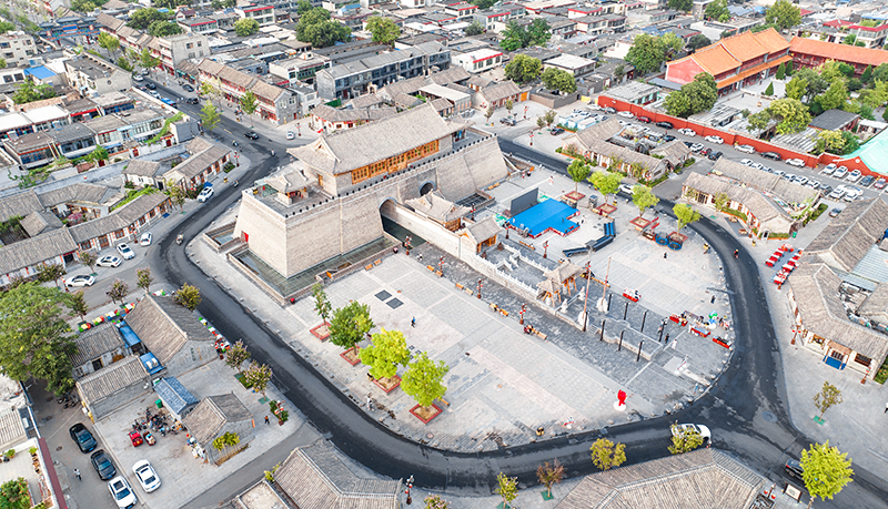 2022年9月8日，石家莊，航拍正定縣正定古城陽和樓與正定歷史文化街。