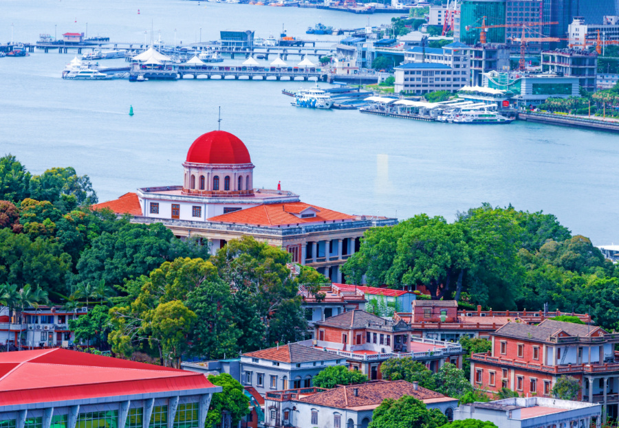 鼓浪嶼素有“萬國建筑博物館”的美譽，八卦樓作為全國重點文物保護單位，是鼓浪嶼世界文化遺產(chǎn)核心要素之一。楊勁堅 攝